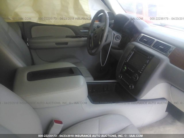 1GKFK16307J184375 - 2007 GMC YUKON XL K1500 SILVER photo 5