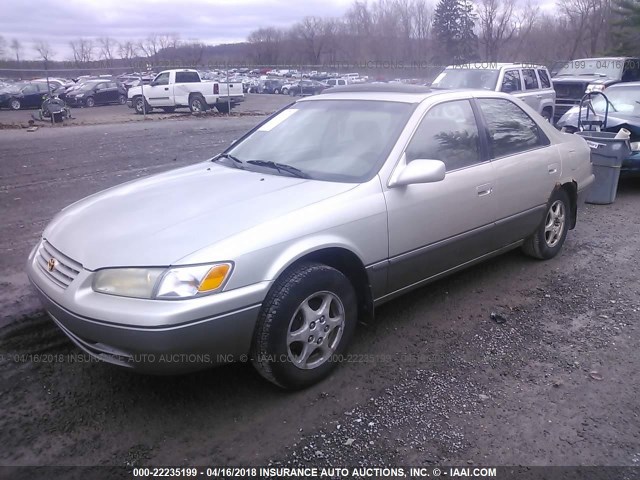 JT2BG22KXX0333954 - 1999 TOYOTA CAMRY LE/XLE TAN photo 2