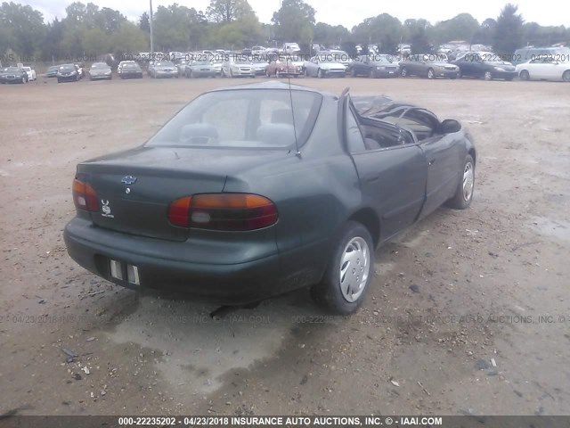 1Y1SK5285YZ426000 - 2000 CHEVROLET GEO PRIZM LSI GREEN photo 4