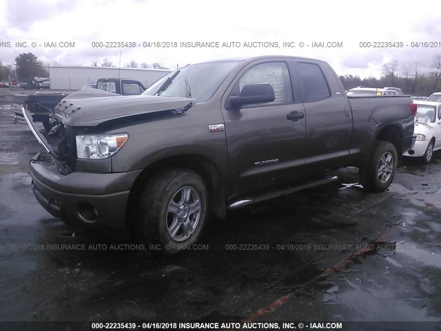 5TFUY5F1XCX242569 - 2012 TOYOTA TUNDRA DOUBLE CAB SR5 BROWN photo 2