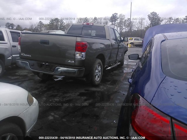 5TFUY5F1XCX242569 - 2012 TOYOTA TUNDRA DOUBLE CAB SR5 BROWN photo 4
