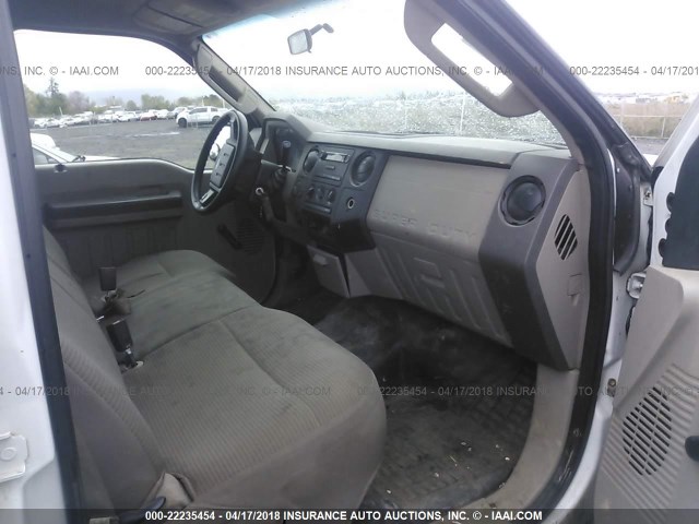 1FTSW21578EE49994 - 2008 FORD F250 SUPER DUTY WHITE photo 5