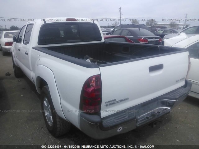 5TEMU52N18Z489256 - 2008 TOYOTA TACOMA DOUBLE CAB LONG BED WHITE photo 3