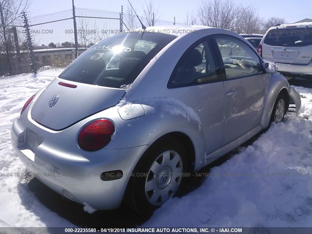 3VWBK21C73M444692 - 2003 VOLKSWAGEN NEW BEETLE GL 银色 照片 4