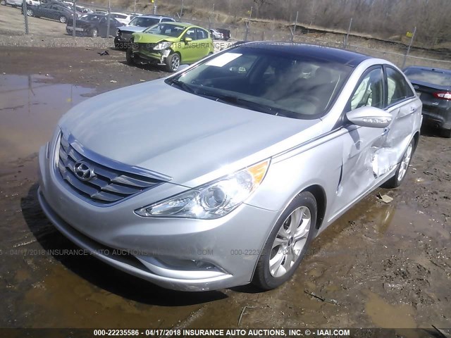 5NPEC4AC7CH440219 - 2012 HYUNDAI SONATA SE/LIMITED SILVER photo 2