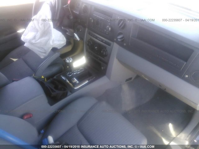 1J8HG48N46C212261 - 2006 JEEP COMMANDER BLUE photo 5