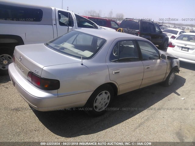 4T1BG12K9TU783658 - 1996 TOYOTA CAMRY DX/LE/XLE ვერცხლისფერი ფოტო 4