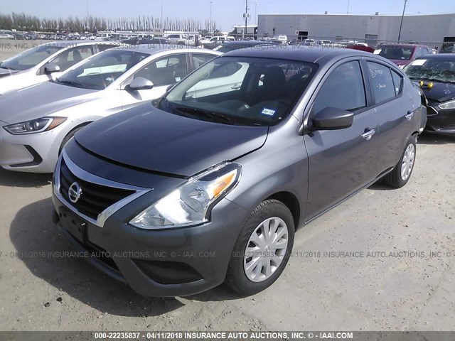 3N1CN7AP5JL808242 - 2018 NISSAN VERSA S/S PLUS/SV/SL GRAY photo 2