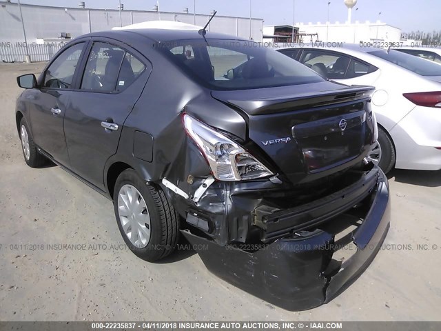 3N1CN7AP5JL808242 - 2018 NISSAN VERSA S/S PLUS/SV/SL GRAY photo 3