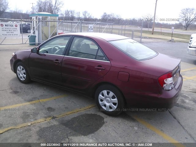 4T1BE32K02U092969 - 2002 TOYOTA CAMRY LE/XLE/SE RED photo 3