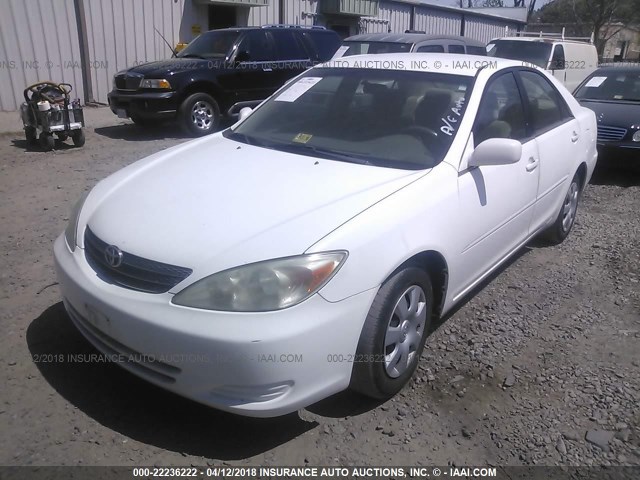 4T1BE32K52U028653 - 2002 TOYOTA CAMRY LE/XLE/SE თეთრი ფოტო 2