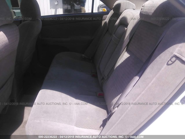4T1BE32K52U028653 - 2002 TOYOTA CAMRY LE/XLE/SE თეთრი ფოტო 8
