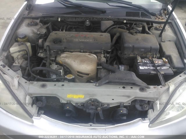 4T1BE32K22U627560 - 2002 TOYOTA CAMRY LE/XLE/SE SILVER photo 10