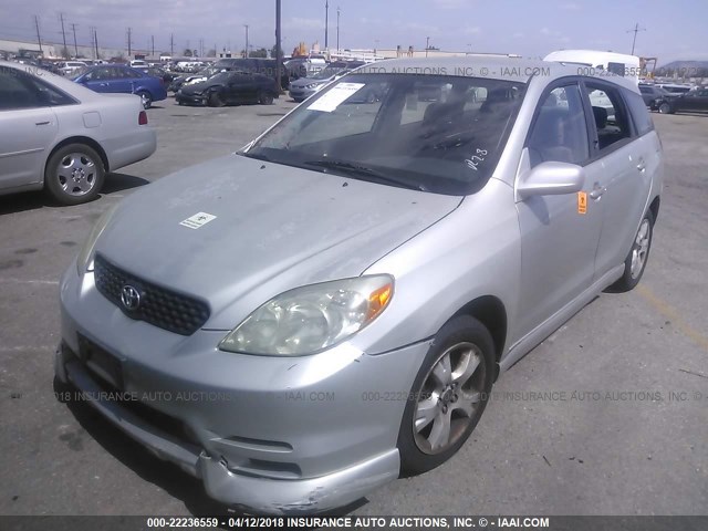 2T1KR32E34C220088 - 2004 TOYOTA COROLLA MATRIX XR SILVER photo 2