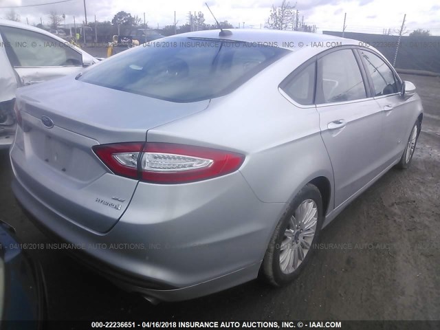 3FA6P0LU7FR171329 - 2015 FORD FUSION SE HYBRID SILVER photo 4