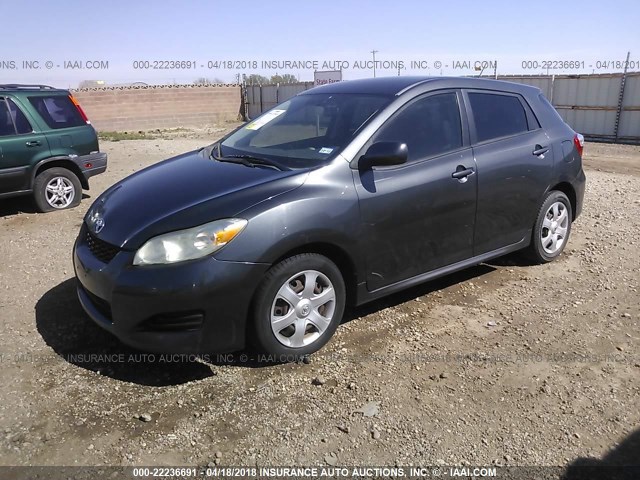 2T1KU40E29C086978 - 2009 TOYOTA COROLLA MATRIX  GRAY photo 2