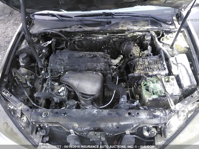 4T1BE32K62U097898 - 2002 TOYOTA CAMRY LE/XLE/SE ვერცხლისფერი ფოტო 10