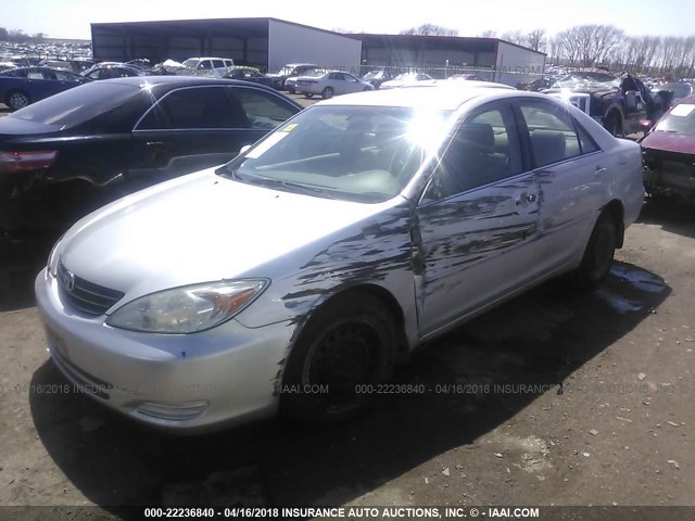 4T1BE32K44U923117 - 2004 TOYOTA CAMRY LE/XLE/SE SILVER photo 2