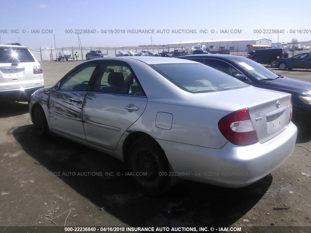 4T1BE32K44U923117 - 2004 TOYOTA CAMRY LE/XLE/SE SILVER photo 3