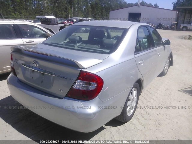 4T1BF30K32U028327 - 2002 TOYOTA CAMRY LE/XLE/SE 银色 照片 4
