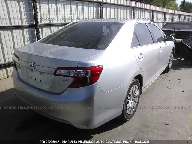 4T1BF1FK2CU036996 - 2012 TOYOTA CAMRY SE/LE/XLE SILVER photo 4