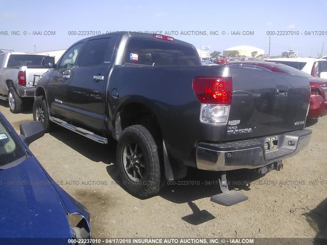 5TFHW5F18CX241959 - 2012 TOYOTA TUNDRA CREWMAX LIMITED GRAY photo 3