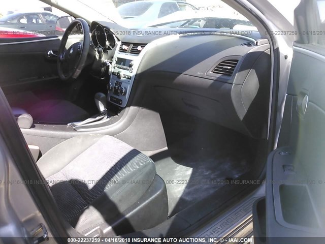 1G1ZH57B59F246193 - 2009 CHEVROLET MALIBU 1LT 银色 照片 5