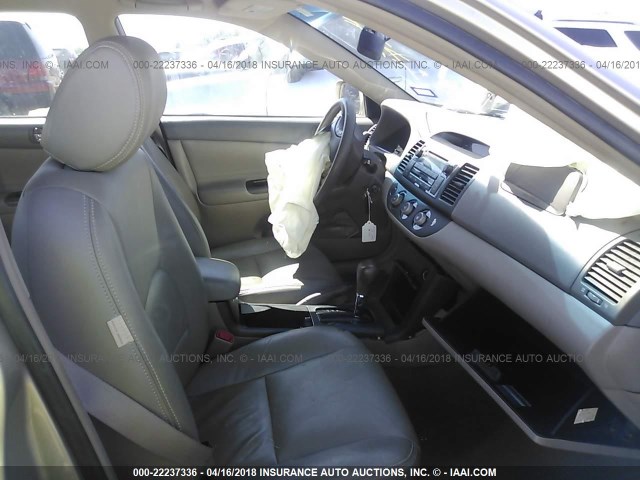 4T1BE32K46U138163 - 2006 TOYOTA CAMRY LE/XLE/SE GOLD photo 5