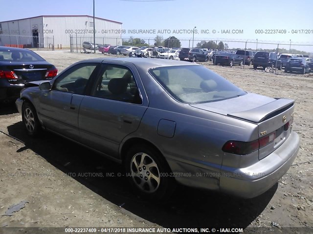 JT2BF28K9X0202797 - 1999 TOYOTA CAMRY LE/XLE Champagne photo 3