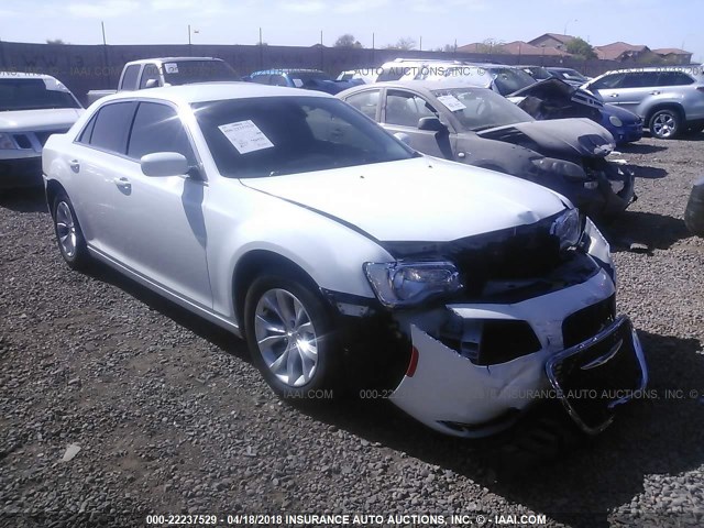 2C3CCAAG8FH891685 - 2015 CHRYSLER 300 LIMITED WHITE photo 1