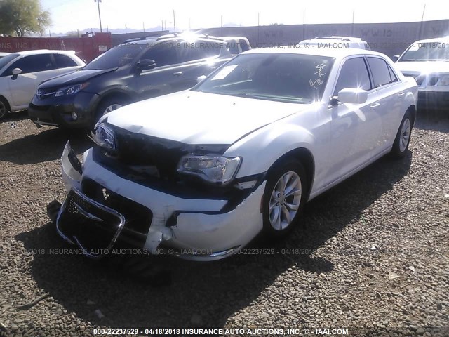 2C3CCAAG8FH891685 - 2015 CHRYSLER 300 LIMITED WHITE photo 2