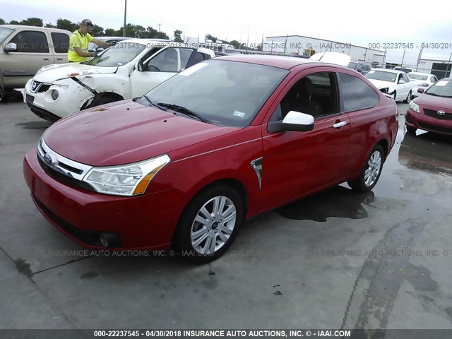 1FAHP33N18W196133 - 2008 FORD FOCUS SE/SEL/SES RED photo 2