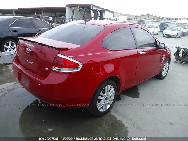 1FAHP33N18W196133 - 2008 FORD FOCUS SE/SEL/SES RED photo 4