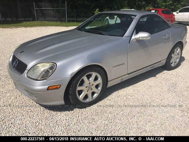 WDBKK49F13F288550 - 2003 MERCEDES-BENZ SLK 230 KOMPRESSOR GRAY photo 2