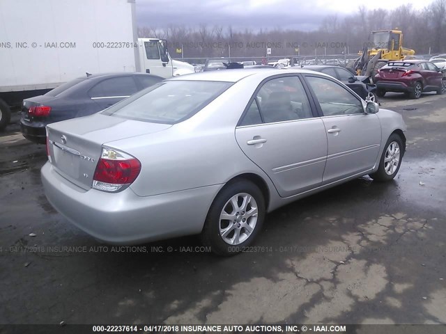 4T1BF30K56U113224 - 2006 TOYOTA CAMRY LE/XLE/SE ვერცხლისფერი ფოტო 4
