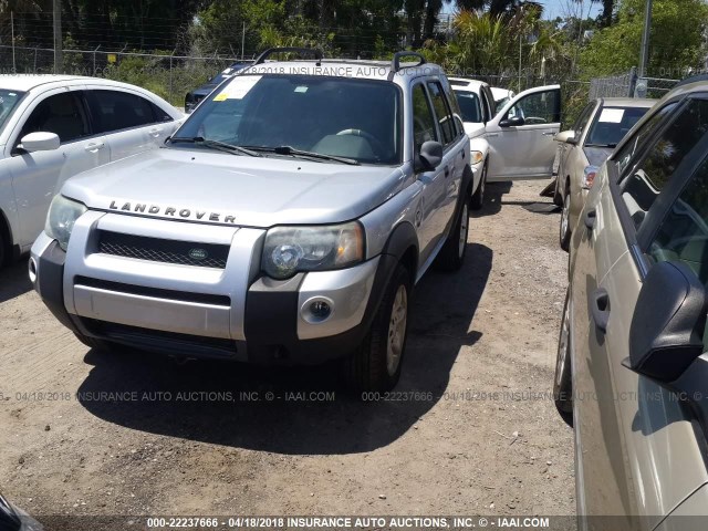 SALNY222X5A480910 - 2005 LAND ROVER FREELANDER SE SILVER photo 2