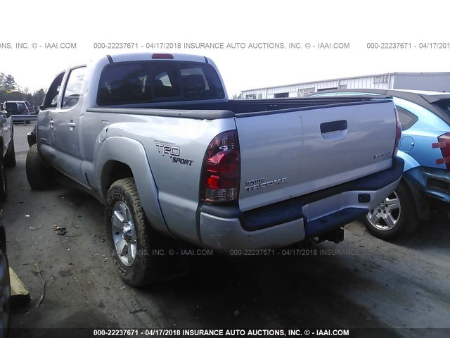 3TMMU52N98M005380 - 2008 TOYOTA TACOMA DOUBLE CAB LONG BED SILVER photo 3