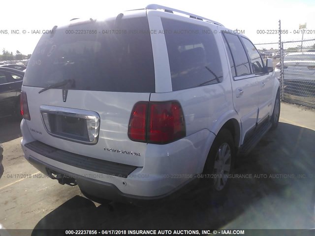 5LMFU27R14LJ21552 - 2004 LINCOLN NAVIGATOR თეთრი ფოტო 4