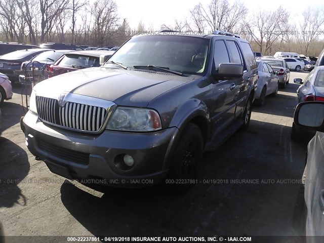 5LMFU28R33LJ02627 - 2003 LINCOLN NAVIGATOR GOLD photo 2