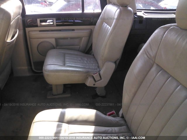 5LMFU28R33LJ02627 - 2003 LINCOLN NAVIGATOR GOLD photo 8