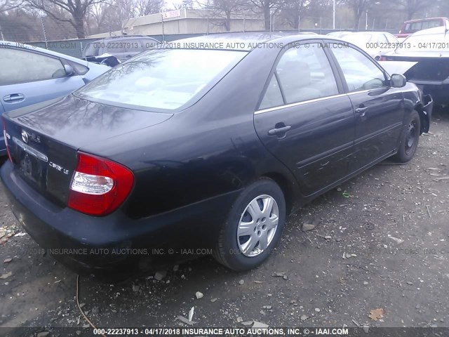 4T1BE30KX2U097924 - 2002 TOYOTA CAMRY LE/XLE/SE შავი ფოტო 4