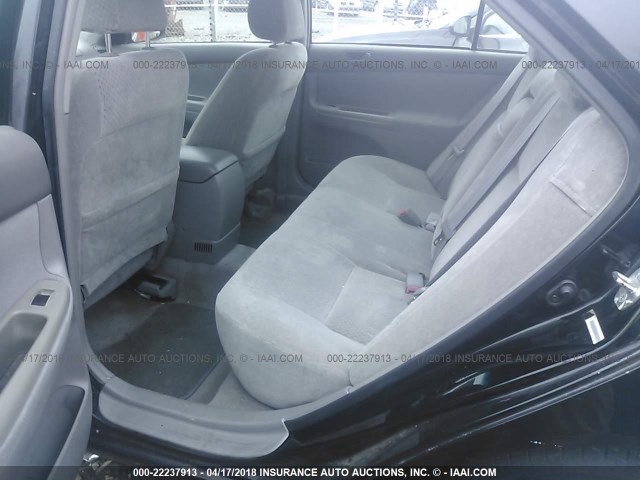 4T1BE30KX2U097924 - 2002 TOYOTA CAMRY LE/XLE/SE შავი ფოტო 8