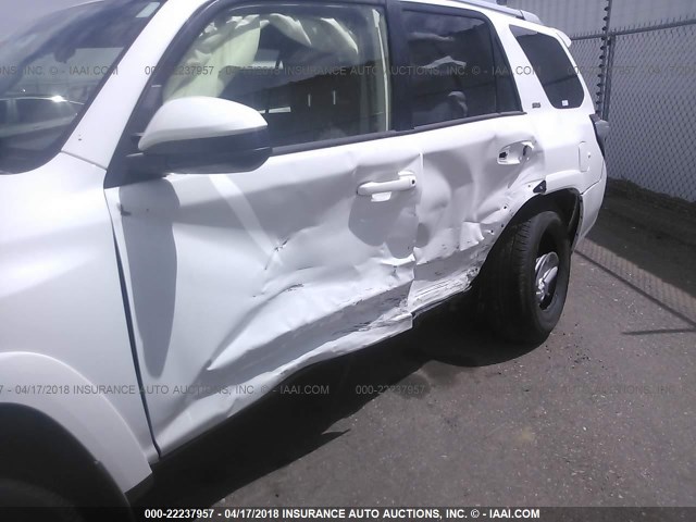 JTEBU5JR2J5483420 - 2018 TOYOTA 4RUNNER SR5 PREM/LTDL/TRAIL/TRD 白色 照片 6