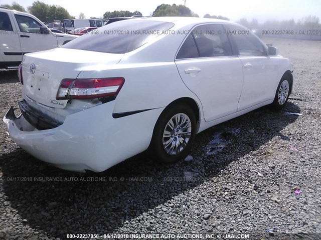 4T1BF3EK0BU632653 - 2011 TOYOTA CAMRY SE/LE/XLE WHITE photo 4