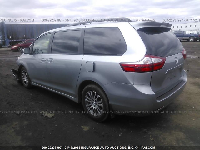 5TDYZ3DC0JS912639 - 2018 TOYOTA SIENNA XLE/LIMITED SILVER photo 3