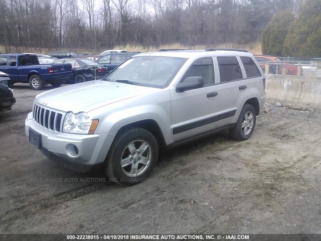 1J4GR48K16C142926 - 2006 JEEP GRAND CHEROKEE LAREDO/COLUMBIA/FREEDOM SILVER photo 2