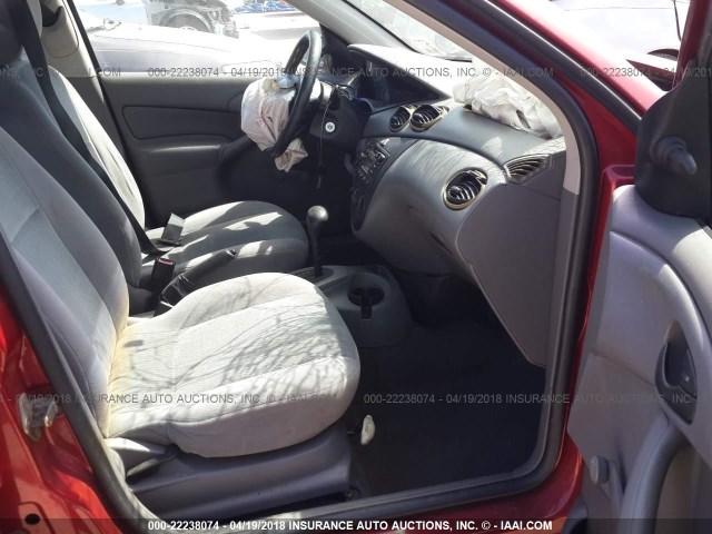 1FAFP33P61W142812 - 2001 FORD FOCUS LX RED photo 5