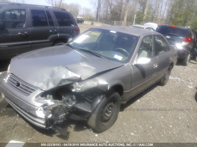 4T1BG22K1WU260371 - 1998 TOYOTA CAMRY CE/LE/XLE GRAY photo 2