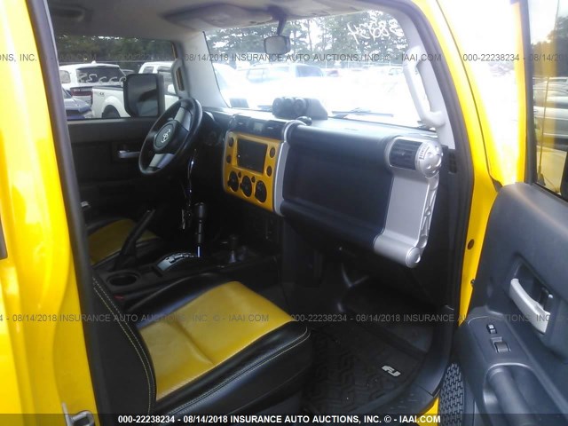 JTEBU11F08K030679 - 2008 TOYOTA FJ CRUISER YELLOW photo 5