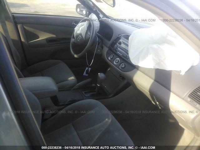 4T1BE32K15U598041 - 2005 TOYOTA CAMRY LE/XLE/SE GRAY photo 5